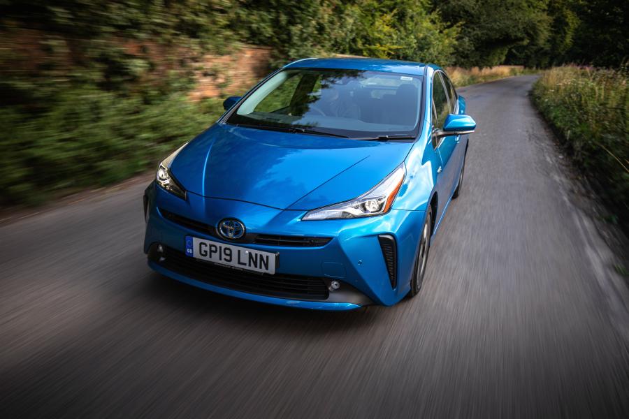  Toyota Prius 2019 года  (UK) (фото 9 из 37)